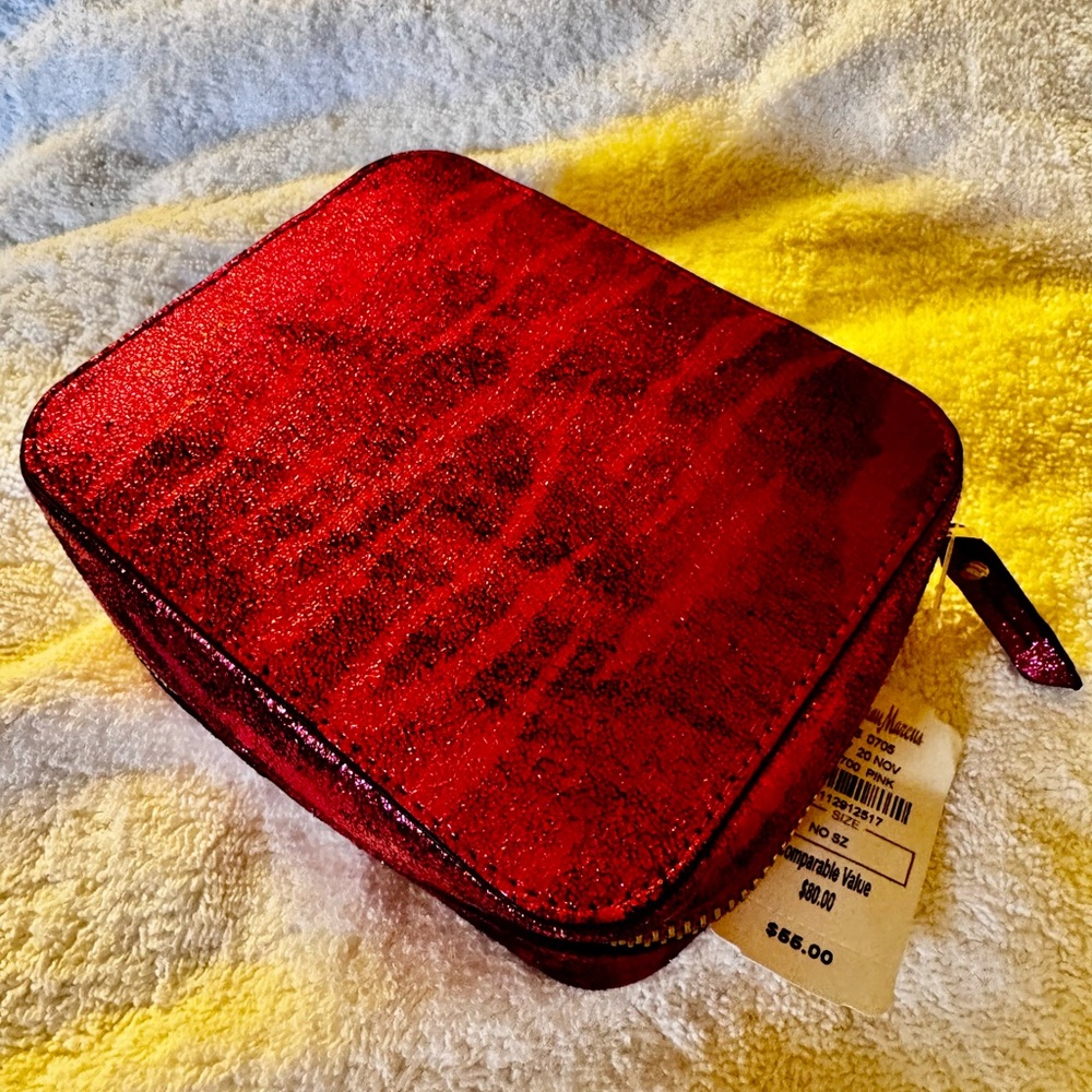 NWT Neiman Marcus Burgundy/Pink Shiny Jewelry Travel Case